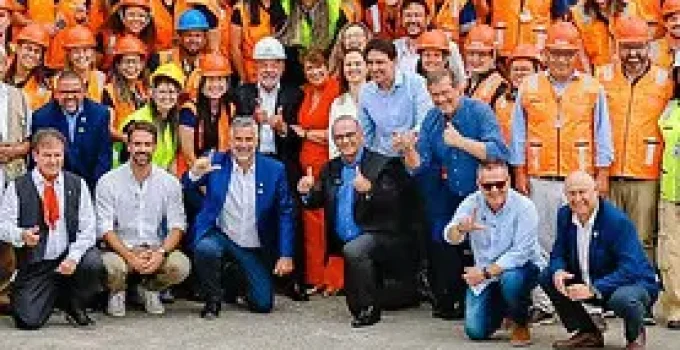 Eduardo Leite Vaiado por Petistas ao Lado de Lula: "Este é o Amor que Venceu o Medo?"