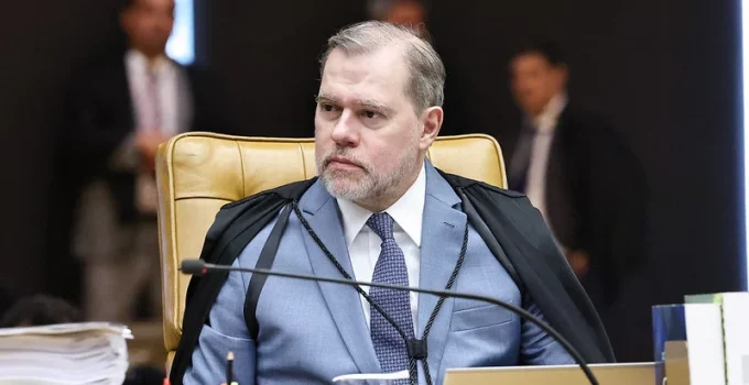 Jurista choca ao classificar conduta de Dias Toffoli no caso Master como "caso de psiquiatria" e exige investigação