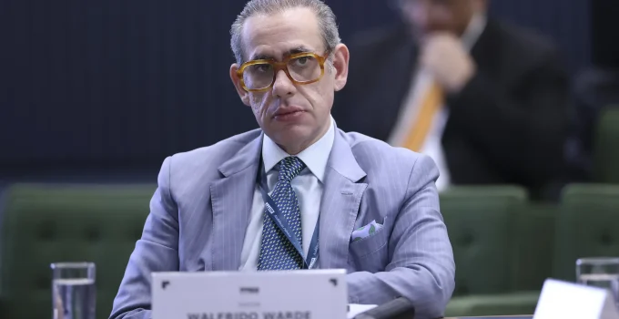 Advogado Crítico de Delação Premiada Deixa Defesa de Dono do Banco Master em Meio a Rumores de Acordo