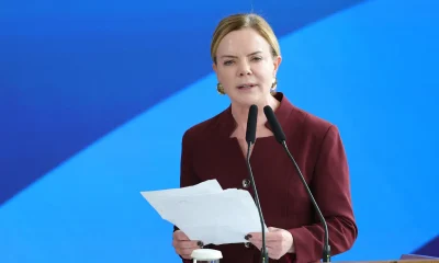Gleisi Hoffmann Anuncia Pré-Candidatura ao Senado pelo Paraná: Lula e PT Buscam Fortalecer Projeto no Estado
