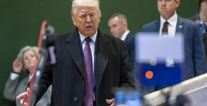 Alerta Máximo: Trump anuncia "grande frota" de guerra rumo ao Irã e eleva tensão na região, o que pode acontecer?