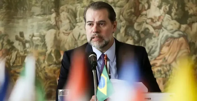Toffoli em Foco: Oposição Pede Impeachment e Investigação Contra Ministro do STF por Resquícios de Resort com Cassino e Caso Banco Master