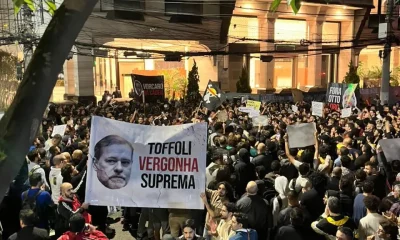 Protesto em SP: MBL exige delação de Daniel Vorcaro e saída de Toffoli do caso Banco Master
