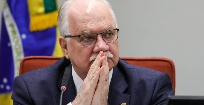 Fachin defende Toffoli e STF contra ameaças: "Não nos curvamos a intimidações" em meio à crise do caso Master