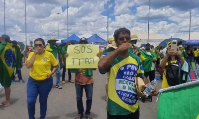 Moraes ordena PM do DF a remover barraca de apoiadores de Bolsonaro perto da Papuda, alegando segurança e ordem pública