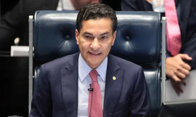 Direita Dividida: Presidente do Republicanos Afirma que Flávio Bolsonaro Não é Consenso e Prefere Tarcísio de Freitas para Presidência