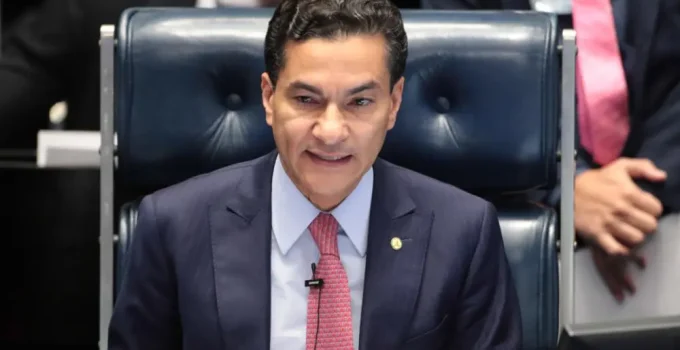 Direita Dividida: Presidente do Republicanos Afirma que Flávio Bolsonaro Não é Consenso e Prefere Tarcísio de Freitas para Presidência