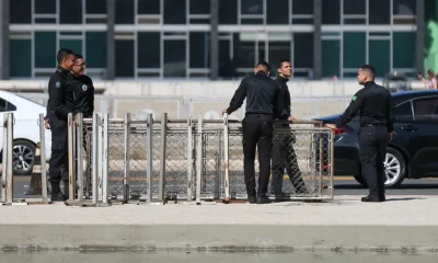 Governo Lula cerca Planalto com grades de proteção ante marcha de protesto contra penas de 8 de Janeiro