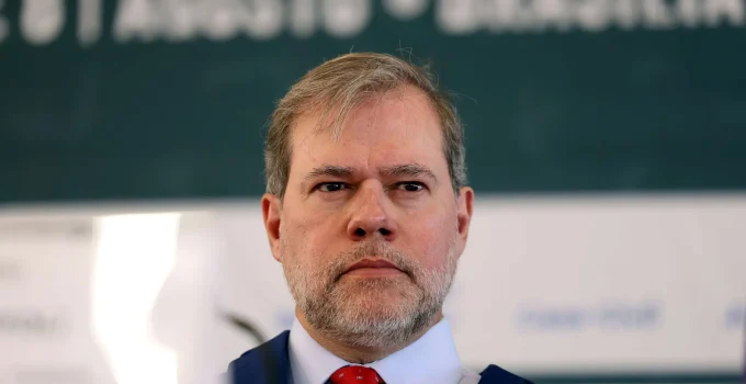 Irmãos de Toffoli Sócio em Segundo Resort de Luxo no PR, Ligação com Fundos do Banco Master e Ministério Público Federal Investigam