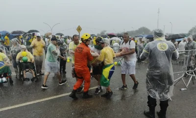 Raio Assusta Manifestantes em Brasília: 30 Hospitalizados Após Forte Tempestade na Caminhada da Liberdade