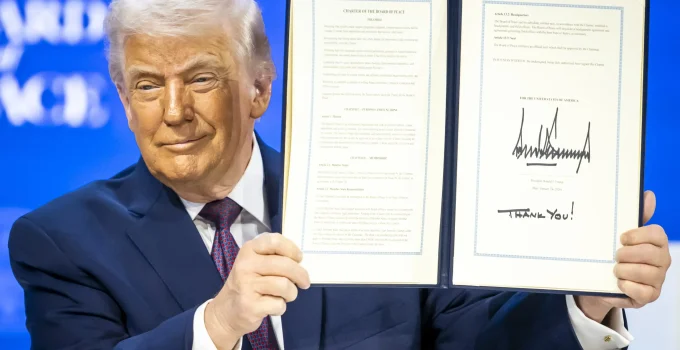 A Cadeira Branca de Trump: Símbolo de Crise no Multilateralismo ou Retorno a uma Ordem Personalista?