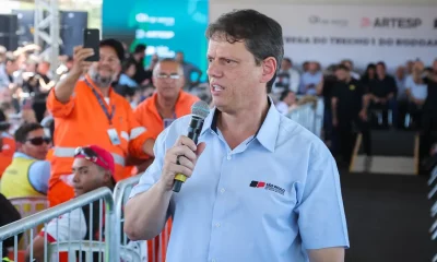 Tarcísio de Freitas Confirma Reeleição em SP e Apoio a Flávio Bolsonaro para Presidente em Encontro com Ex-Presidente