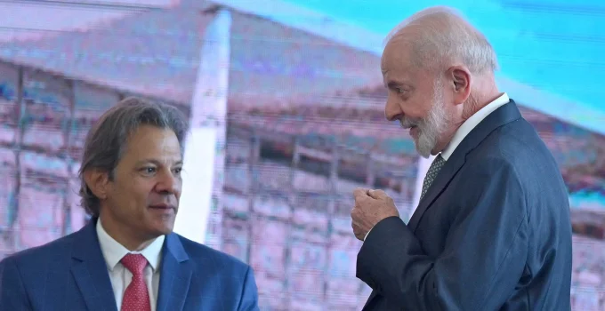 Recorde de Arrecadação: Por Que o Governo Lula Não Salva as Contas Públicas e o Brasil Sofre com Juros Altos e Dívida Crescente?