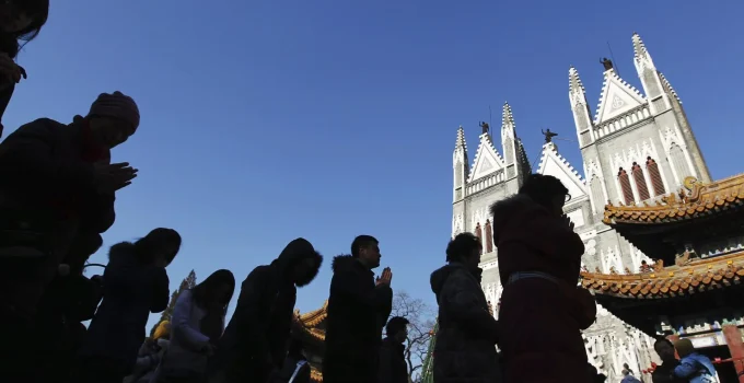China: Relatório Revela Estratégia Detalhada para Reprimir Liberdade Religiosa e Controlar Cristãos