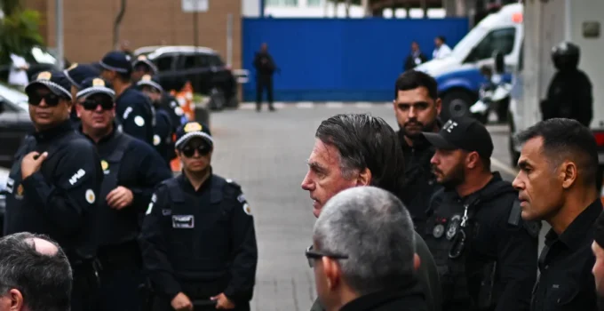 MP Militar Pede Perda de Patente de Bolsonaro por "Descaso a Preceitos Éticos" e Planejamento de Golpe