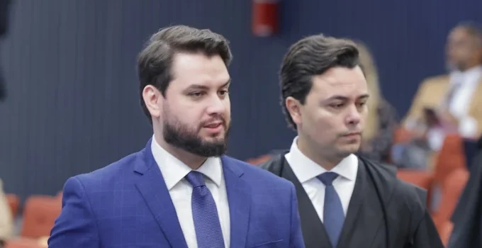 Defesa de Filipe Martins recorre contra prisão com ata notarial e alega risco de prints manipulados