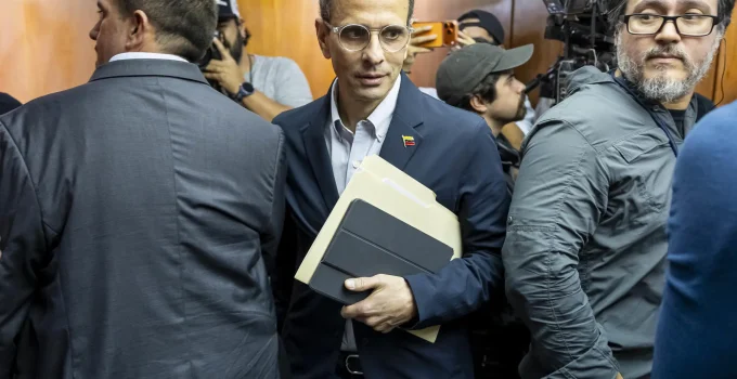 Oposição Venezuelana Liderada por Capriles Aceita Diálogo com Governo de Delcy Rodríguez em Busca de Soluções