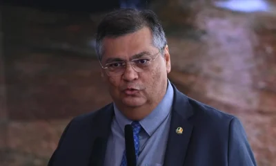 Flávio Dino Suspende 'Penduricalhos' Salariais e Alerta Três Poderes sobre Teto Constitucional