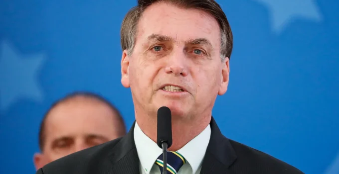 Defesa de Bolsonaro minimiza laudo da PF sobre saúde na Papudinha e aguarda parecer crucial de médico assistente