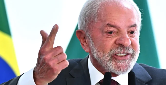 Lula compara Bolsonaro a "cachorro louco" e alerta: soltá-lo seria "desmoralizar" o STF e a democracia