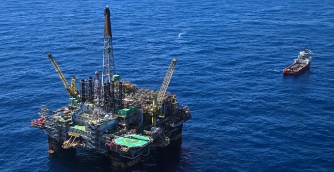 Ibama Multa Petrobras em R$ 2,5 Milhões por Vazamento na Foz do Amazonas: Risco ao Ecossistema ou Fluido Biodegradável?