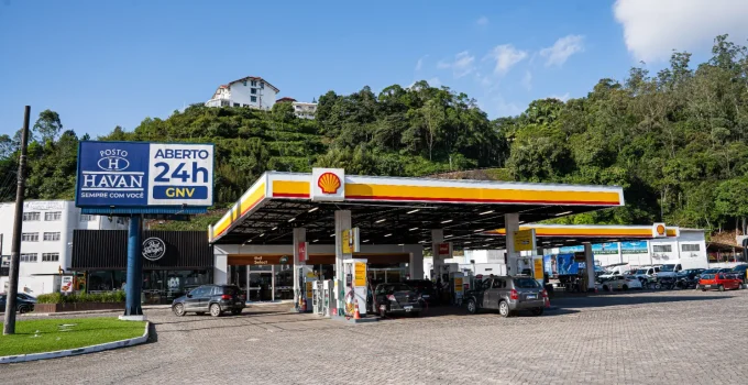 Luciano Hang: O Império Havan Amplia Negócio Pouco Conhecido e Lucrativo de Postos de Combustíveis em Expansão Bilionária