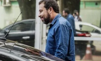 Raio em Brasília: Fenômeno Natural Força Imprensa a Cobrir Manifestação Ignorada sobre Liberdade e Corrupção