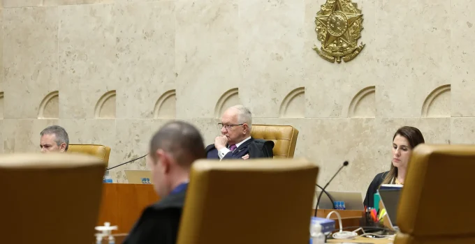 Códigos de Ética para Quem Não Tem Ética: Ferramenta Vazia ou Símbolo de Crise na Administração Pública Brasileira?