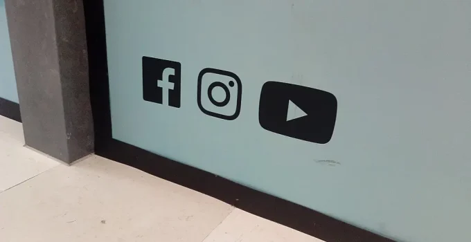 Big Techs no Banco dos Réus: Meta e YouTube Enfrentam Acusações de "Viciar" Jovens em Redes Sociais nos EUA