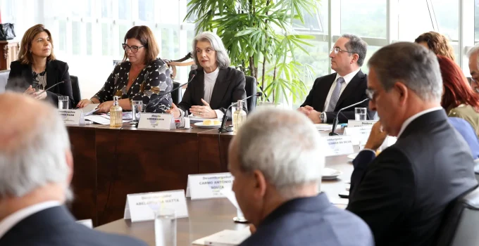Cármen Lúcia Define Regras de Conduta para Juízes Eleitorais em 2026: Transparência e Imparcialidade em Foco