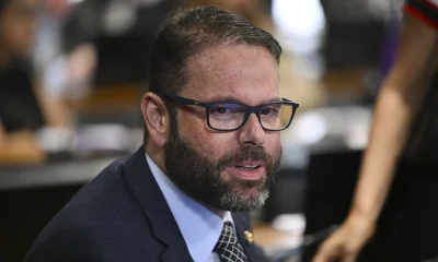 Relator no TSE vota contra cassação de Jorge Seif: Julgamento suspenso e futuro do senador em xeque
