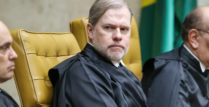 Oposição em Alerta: PF Pede Afastamento de Toffoli no Caso Master, Gerando "Toffolão" e Pedidos de Impeachment