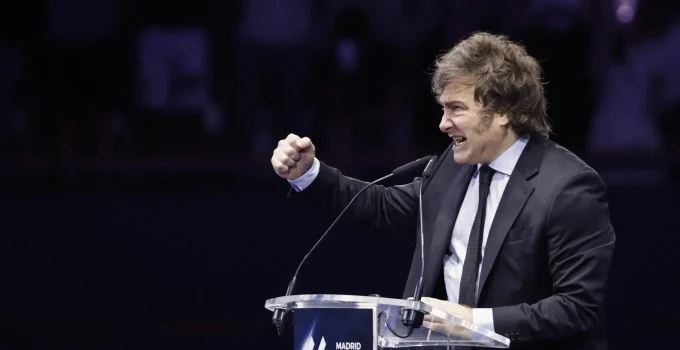 Argentina: Senado Aprova Reforma Trabalhista de Milei em Votação Histórica com Protestos nas Ruas