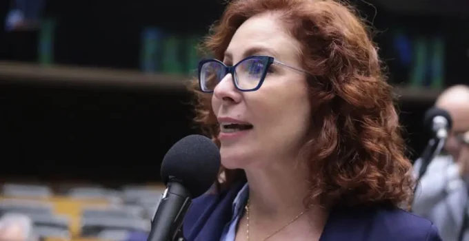 Tribunal Italiano Decide Futuro de Carla Zambelli: Extradição para Brasil ou Permanência na Europa?