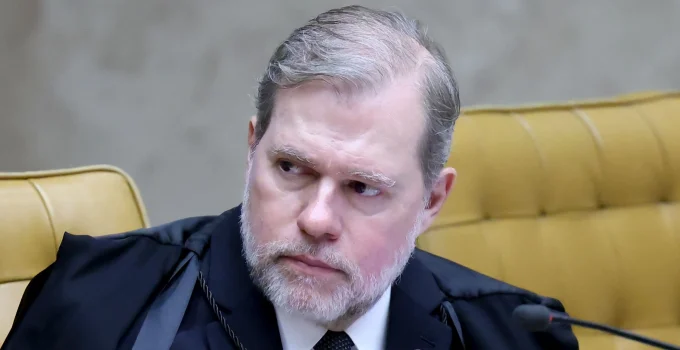 Relatório da PF liga Dias Toffoli a banqueiro em caso no STF: Mensagens e negócios sob escrutínio