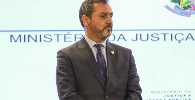 Diretor da PF em Londres: Andrei Rodrigues em evento patrocinado por banco investigado e que contou com Toffoli