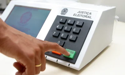 43% dos Brasileiros Desconfiam das Urnas Eletrônicas, Revela Pesquisa Genial/Quaest; Confiança Varia por Região e Ideologia