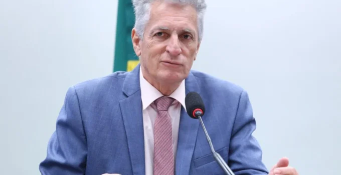 Deputado do PT se retrata: Imagem de IA com Bolsonaro e Vorcaro gera polêmica e ação judicial