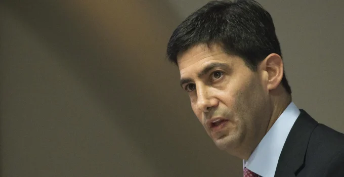 Kevin Warsh no Fed: Trump desafia tradição e mercado reage com apreensão a novo líder