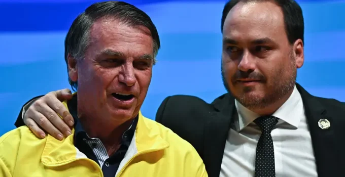 Carlos Bolsonaro expressa temor crescente pela saúde de Jair Bolsonaro: "abatido" e "sonolento"