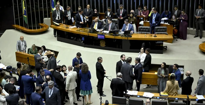 Orçamento 2026: Congresso Ganha Poder com R$ 61 Bilhões em Emendas, Antecipando Disputa Eleitoral em Brasília
