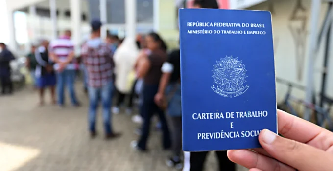 Fim da Escala 6x1: Brasil Precisa de um Javier Milei para Flexibilizar o Trabalho e Evitar Crise