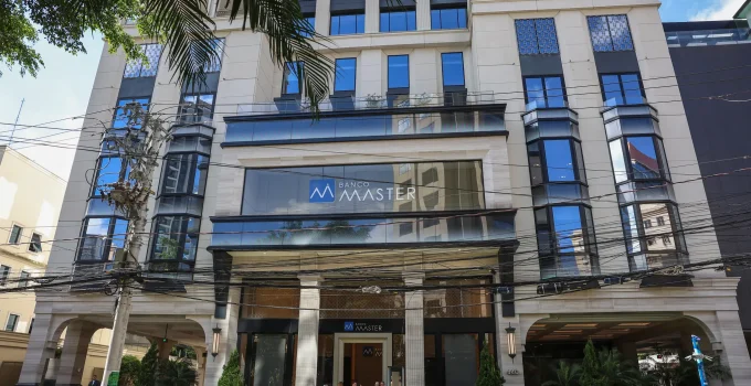 PF Finaliza Relatório Crucial sobre Banco Master para Mendonça no STF, Definindo Futuro da Investigação