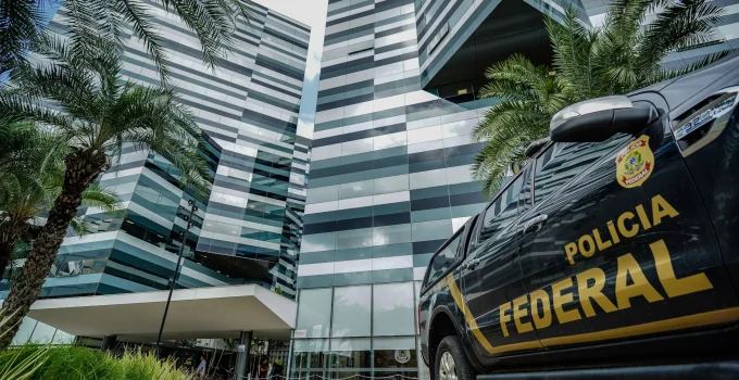 Toffoli e Moraes em Apuros: Ministro Mendonça Liberta PF e Desmonta "Maracutaia" no Caso Master