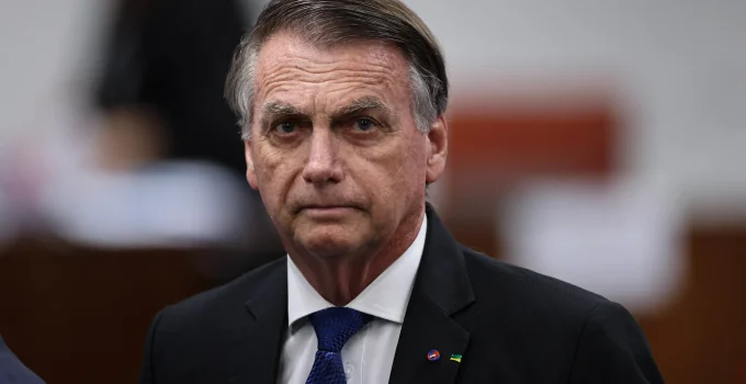 Bolsonaro busca autorização de Moraes para tratamento com estímulos elétricos no crânio e alega melhora significativa