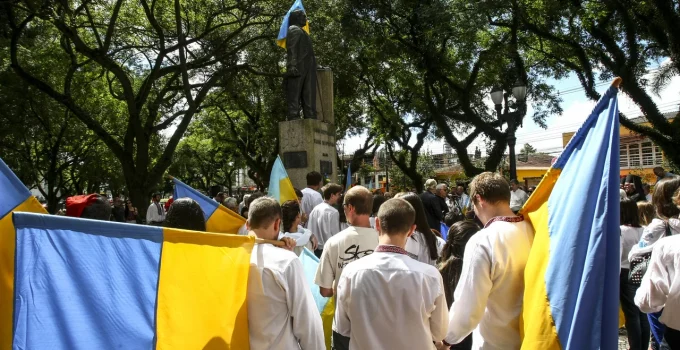 Guerra na Ucrânia: 4 anos de conflito e o apelo da comunidade ucraniana no Brasil por atenção e ajuda renovada