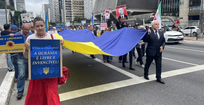 Guerra na Ucrânia: Manifestações e Missas em SP e Curitiba Marcam 4 Anos de Conflito e Resistência Ucraniana no Brasil