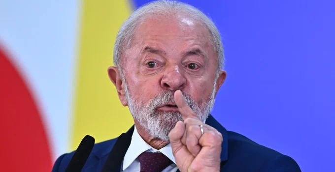 Lula ignora críticas de evangélicos a desfile da Acadêmicos de Niterói: 'Não sou carnavalesco'