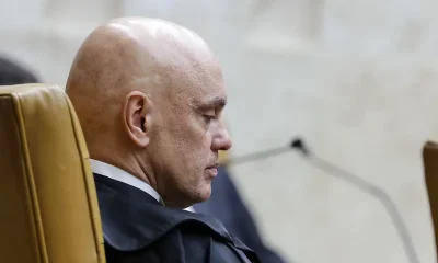 Tornozeleira da Receita com 4% de bateria: defesa de servidora alvo de Moraes alega falha e risco de prisão