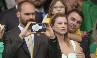 Irmãos Bolsonaro pedem união da direita e Flávio adota linguagem neutra: "contar com todes" para vencer eleição